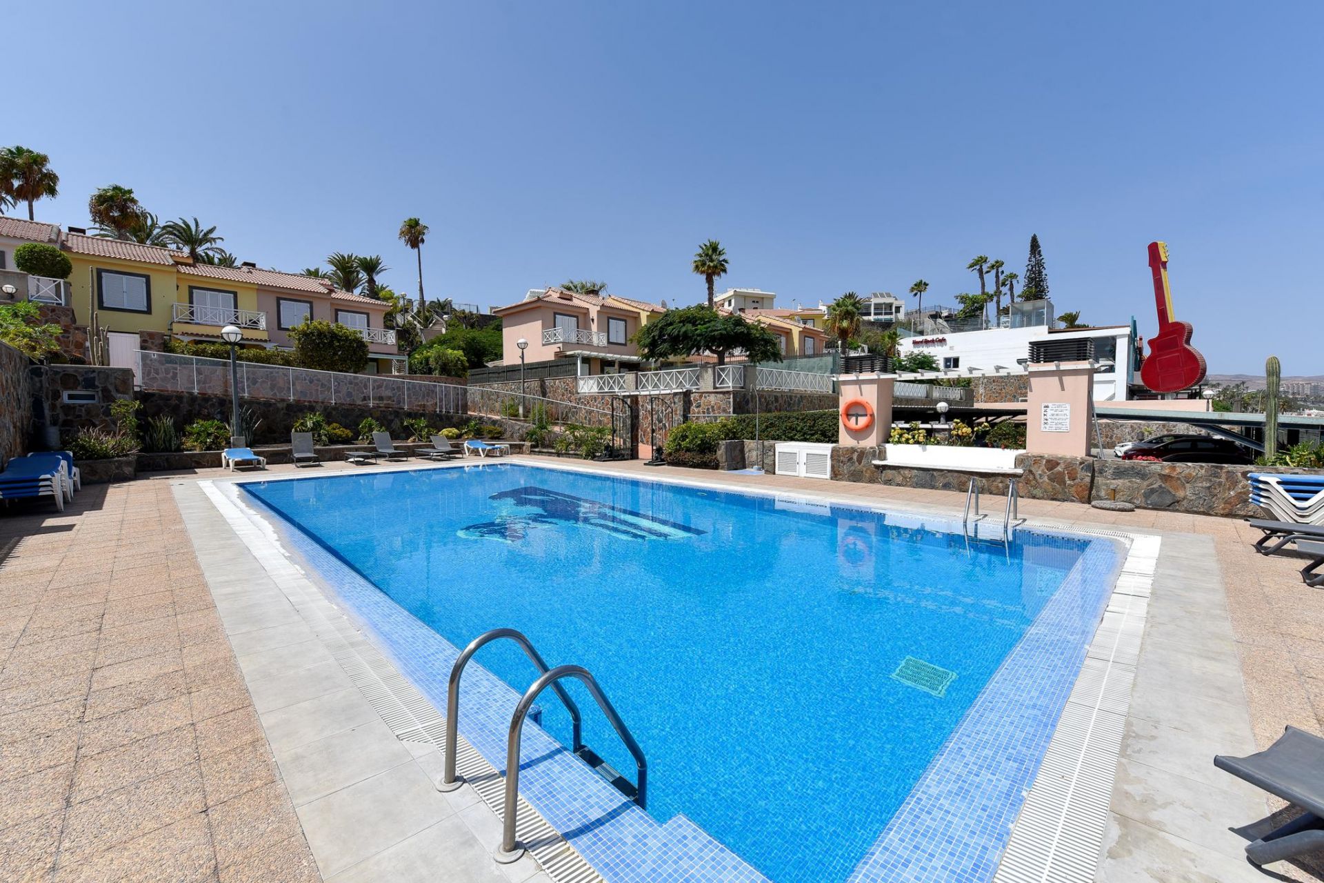 Chalet Santa Ana 2